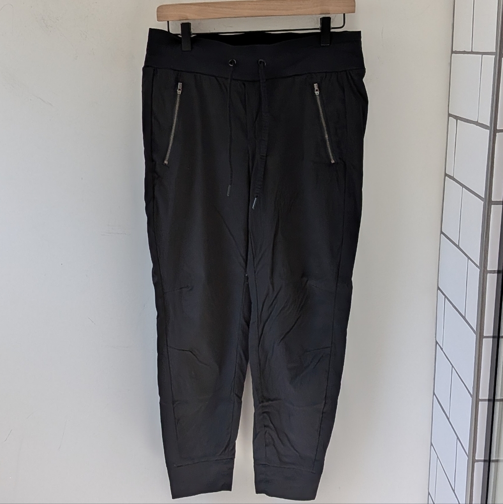 Athleta 2022 Trekkie North Jogger Pants Athlesiure Hiking Outdoor 8 Black